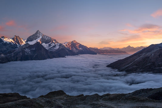 Mountain sunrise morning light representing Huberman morning sunlight protocol